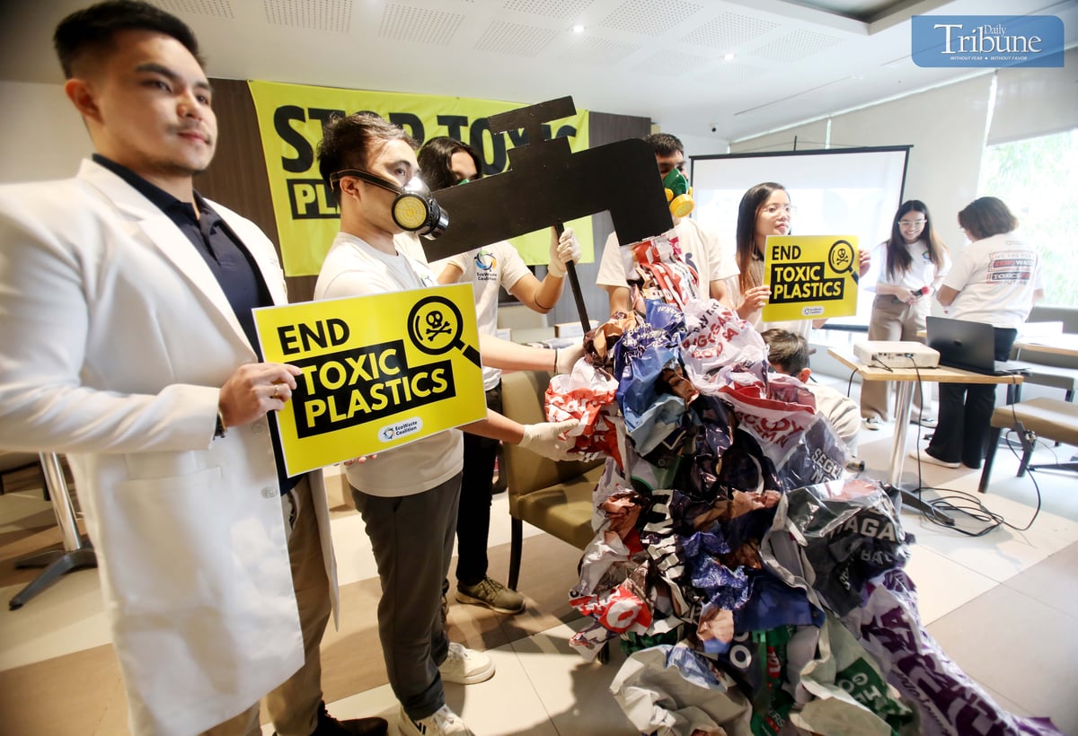 At a press conference in Quezon City marking Plastic-Free July, toxics watchdog EcoWaste Coalition revealed that polyvinyl chloride (PVC) tarpaulins used in the recent midterm elections contain hazardous industrial chemicals that pose serious risks to human health and the environment. The group called for stronger local and international regulations to eliminate the use of such toxic substances in plastic products.