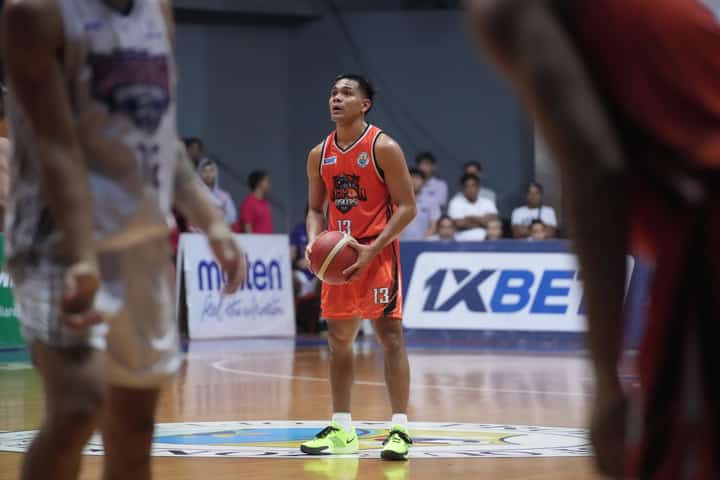 LJAY Gonzales sinks the crucial free throws to lift Quezon to an 86-82 win over General Santos City in the MPBL 2025 Season late Tuesday at the Quezon Convention Center.