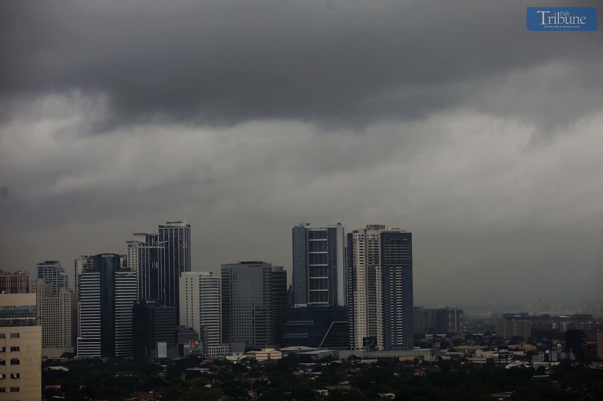 (JULY 3, 2025) Dark weather experienced here in Quezon City due to the weather conditions as state weather bureau Philippine Atmospheric, Geophysical and Astronomical Services Administration (PAGASA) said A Low Pressure area LPA inside the Philippine Area of Responsibility (PAR) has a "MEDIUM" potential to develop into a tropical depression within the next 24 hours. on Thursday July 3 2025. Photo/Analy Labor