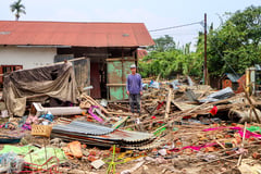 India monsoon season death toll hits 69 after floods, landslides