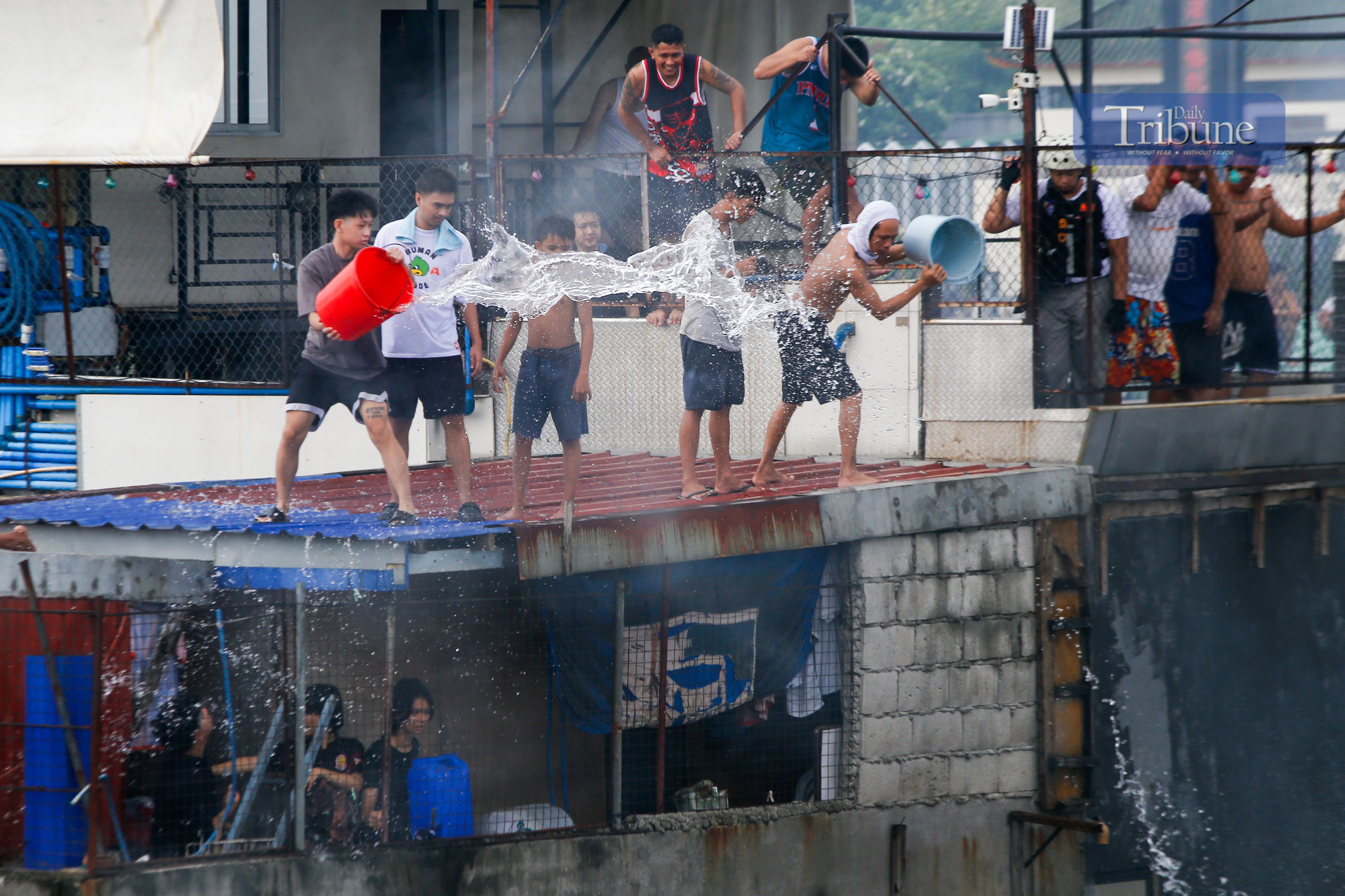 Fire hits urban community in Santa Ana, Manila