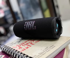 JBL FLIP 7: Small footprint, huge sound
