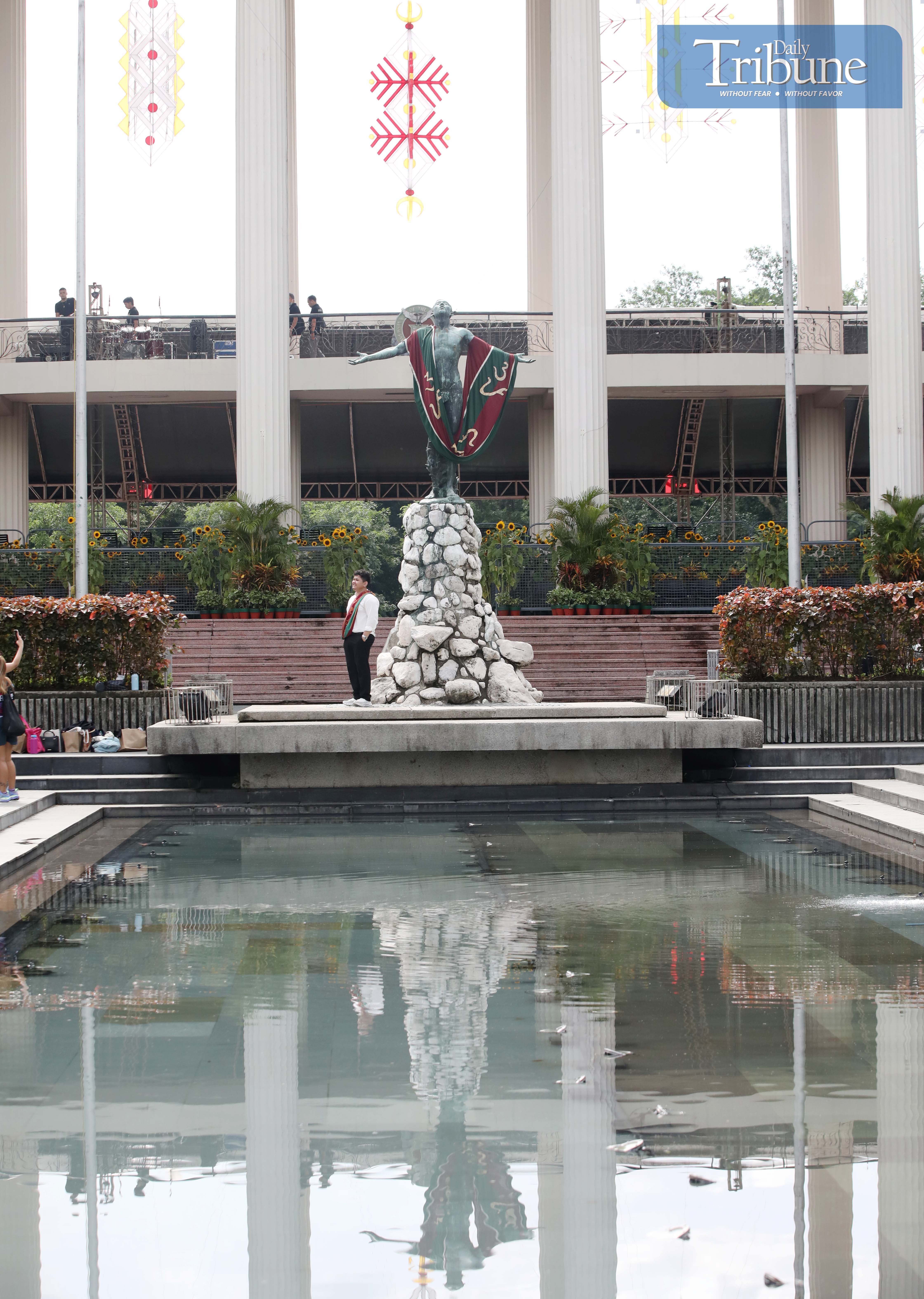 UP graduates celebrate milestone at the Oblation