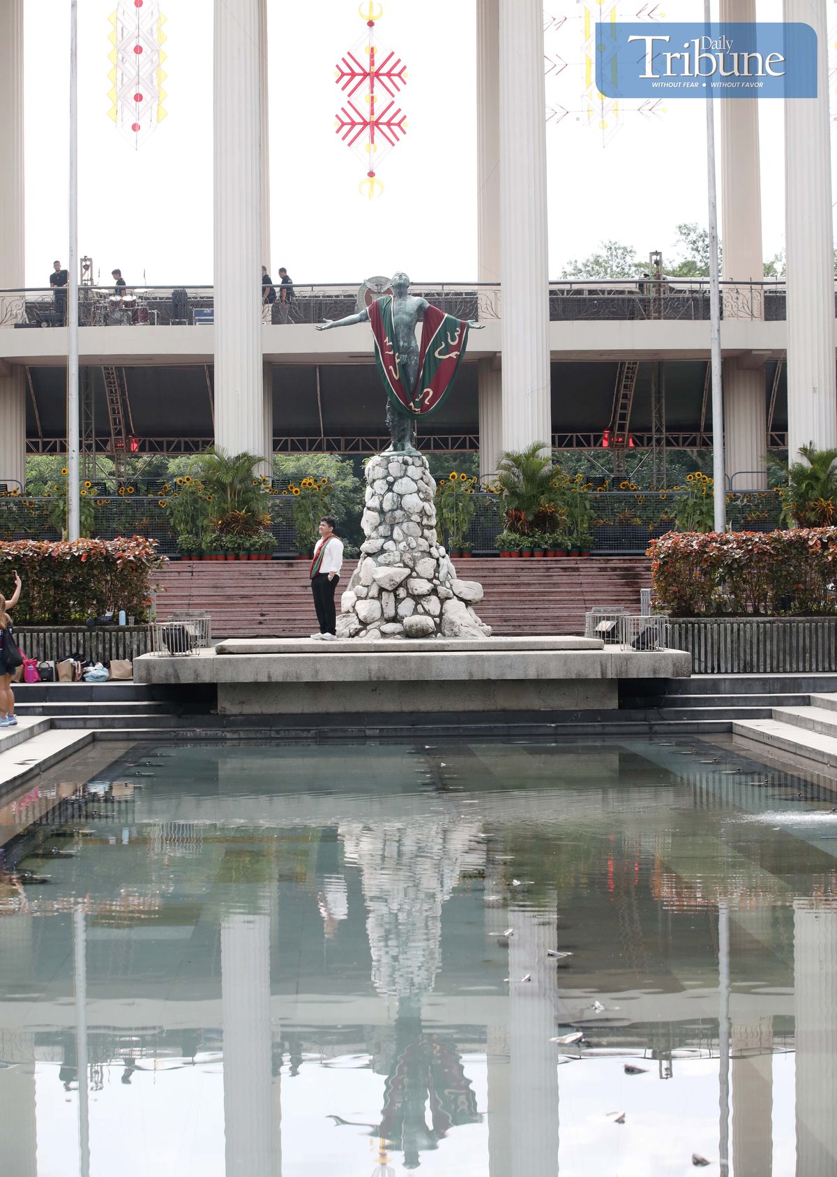 UP graduates celebrate milestone at the Oblation