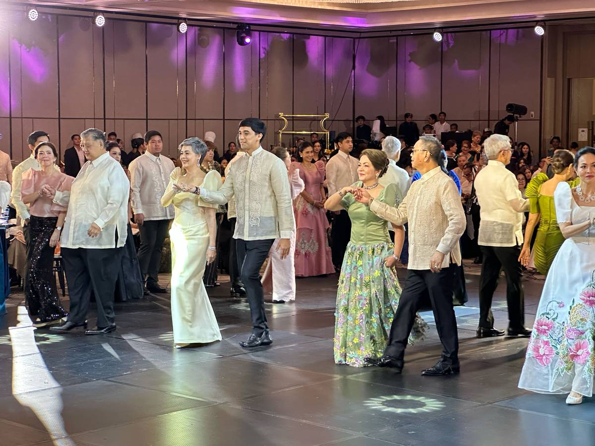Davao’s civic, social and business leaders and young luminaries dance the Rigodon de Honor.
