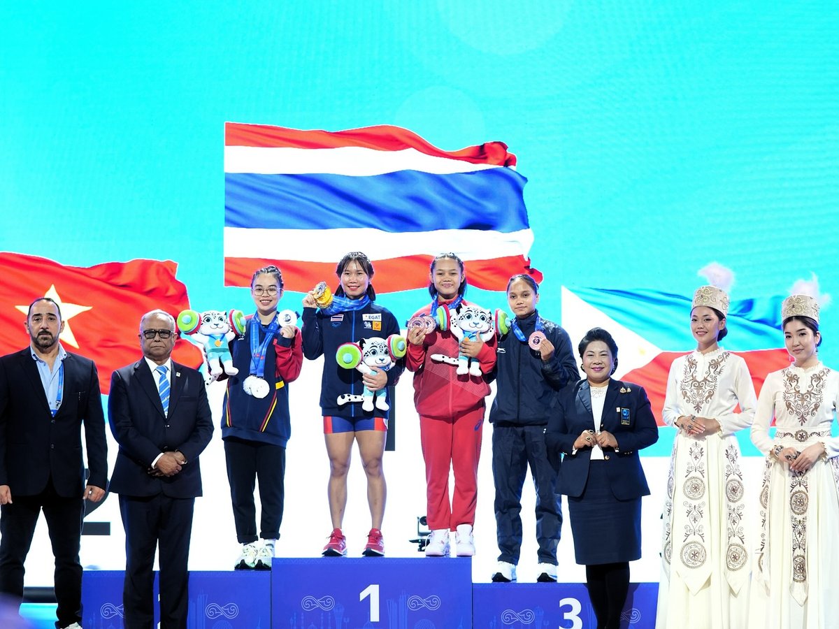 Lifter Peralta leads medal rush