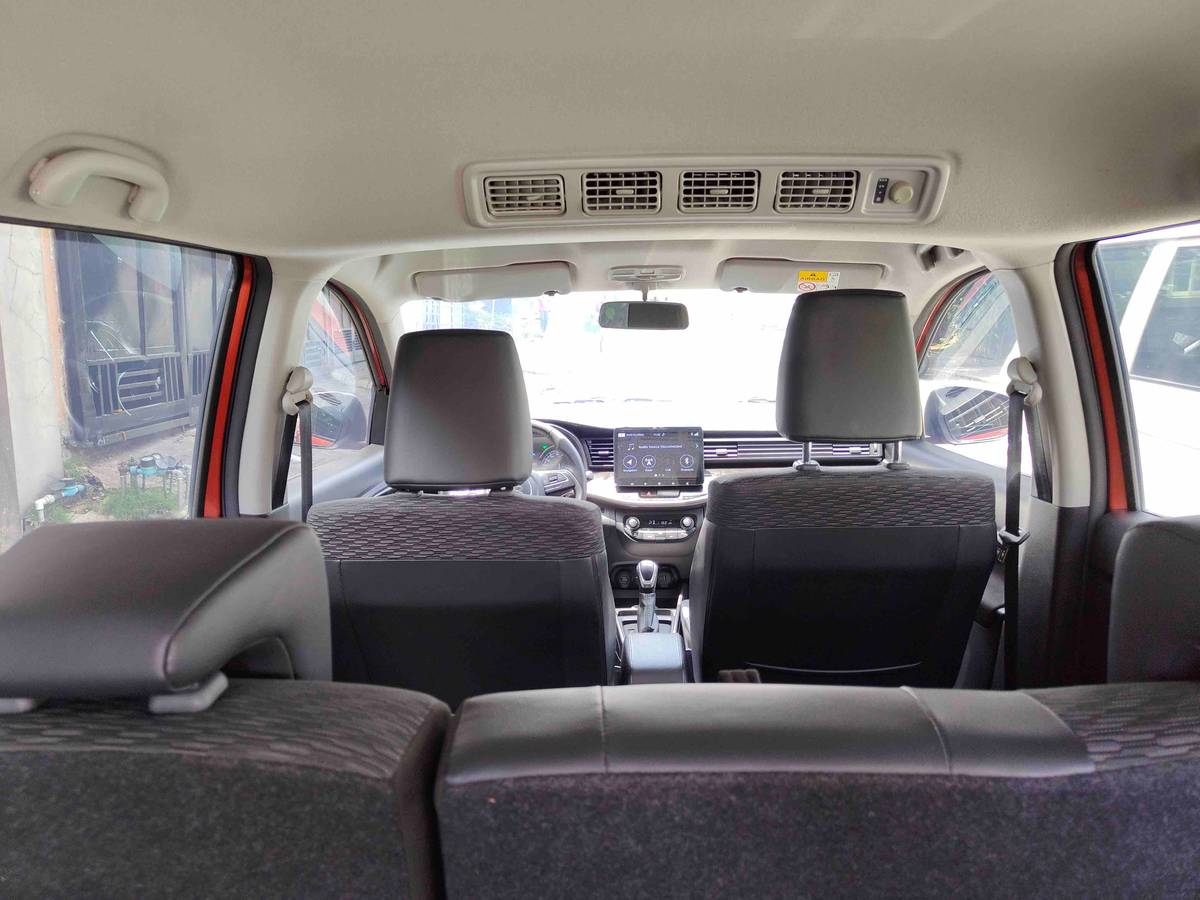 REAR air vents help keep passengers cool, even in the back seat.