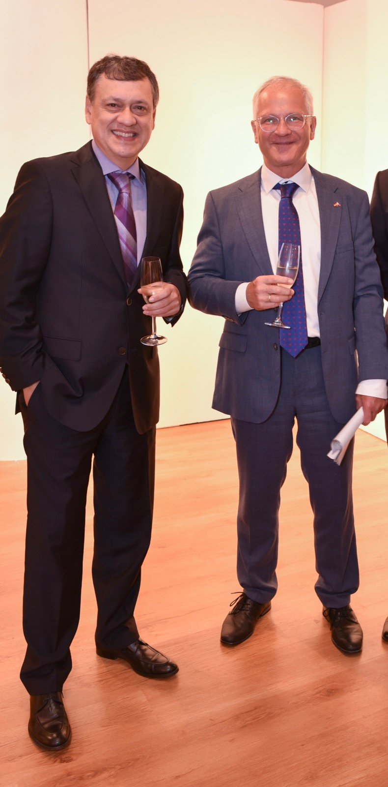 Ambassadors Eduardo Antonio Young Virzi and Andreas Pfaffernoschke.
