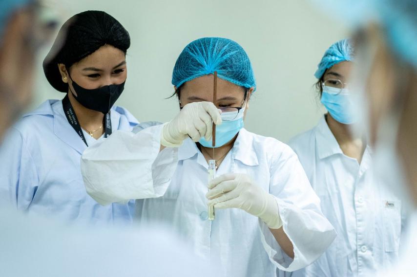 FEU produces 3 topnotchers in MedTech exams