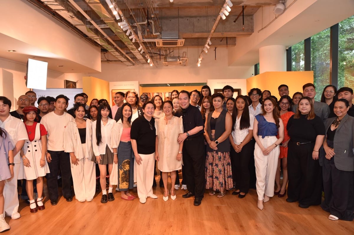 First Lady Louise Araneta-Marcos (center) joins Fashion Aid president Paul Cabral and director Patrick Rosas, along with forty seven contestants at the inaugural screening of The Grant.