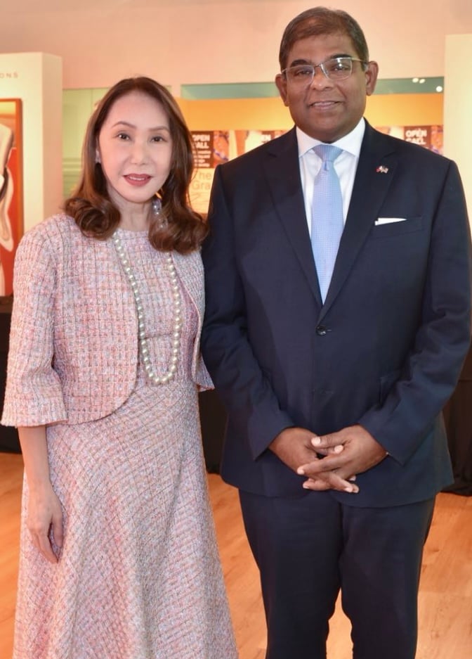 Consul Agnes Huibonhoa, Amb. Abdul Malik Melvin Castelino