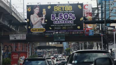 Online gambling ads flood EDSA