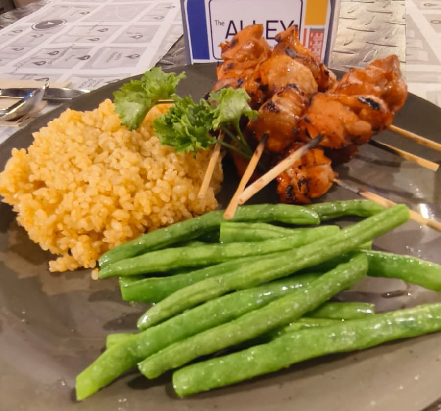 chicken fillet, barbecue served with java rice.