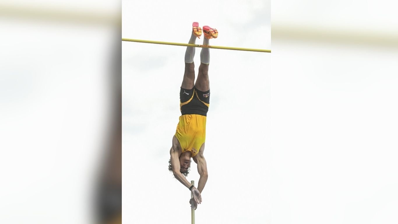 Duplantis doesn’t mind late worlds
