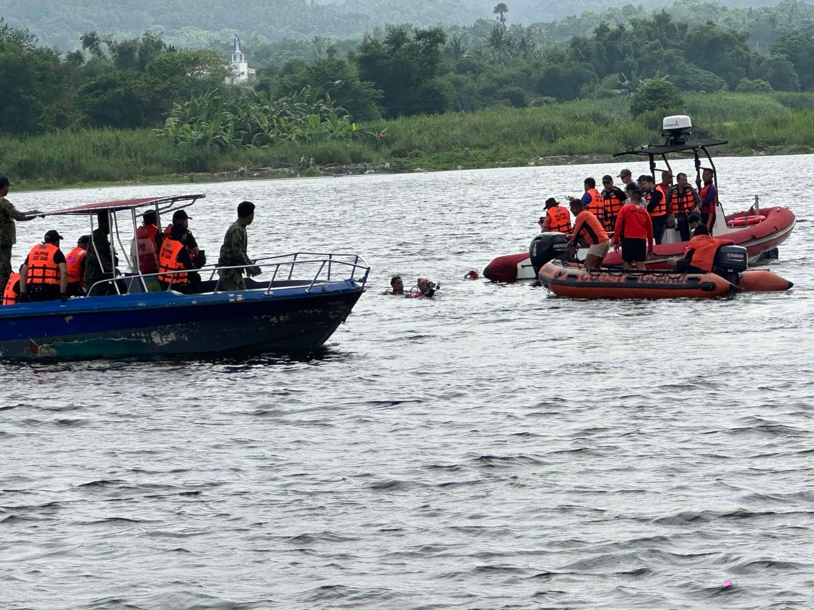 PCG divers recover 2 more sacks of ‘suspicious objects’