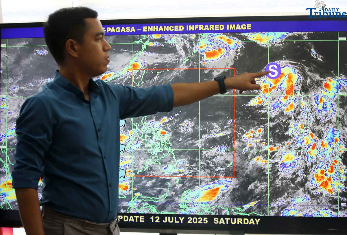 (July, 12 2025) Philippine Atmospheric, Geophysical and Astronomical Services Administration (PAGASA) Benison Estareja Weather Specialist point the tropical storm and southwest monsoon that brings rains and thunderstorms affect in Metro Manila, Mindanao, Central Luzon, Bicol Region, Pangasinan, and the rest of Visayas, CALABARZON, and MIMAROPA, on Saturday July 12 2025 at Pagasa office in Quezon City. Photo/Analy Labor