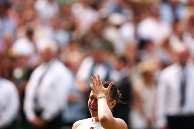 Anisimova ‘frozen by nerves’ in Wimby rout