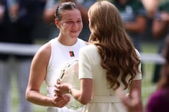 Swiatek destroys Anisimova 6-0, 6-0 to win first Wimbledon title