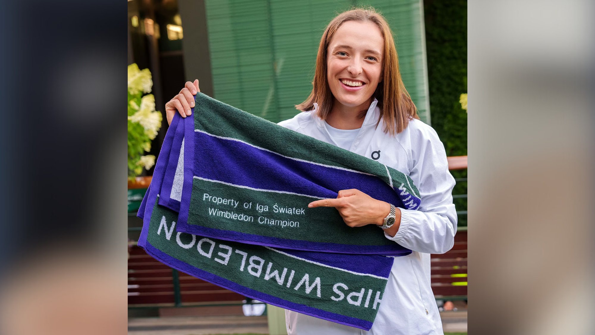 Swiatek sweeps Wimbledon, and the towels too