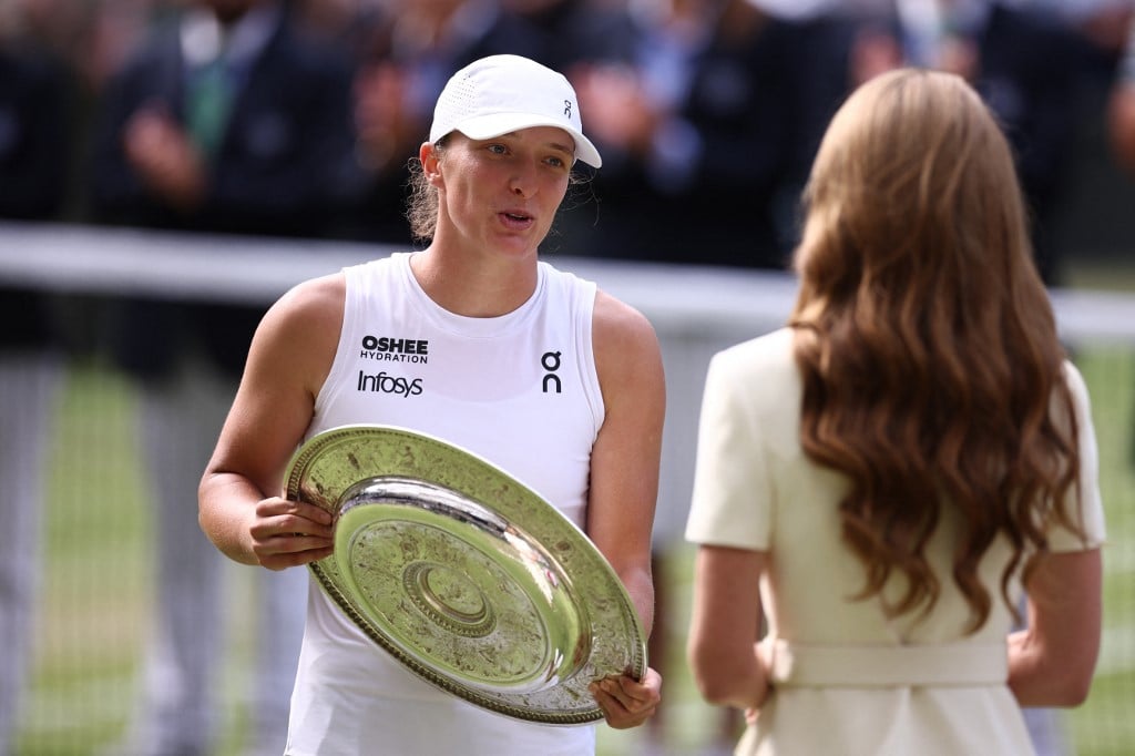 Swiatek hits back at critics after Wimbledon win