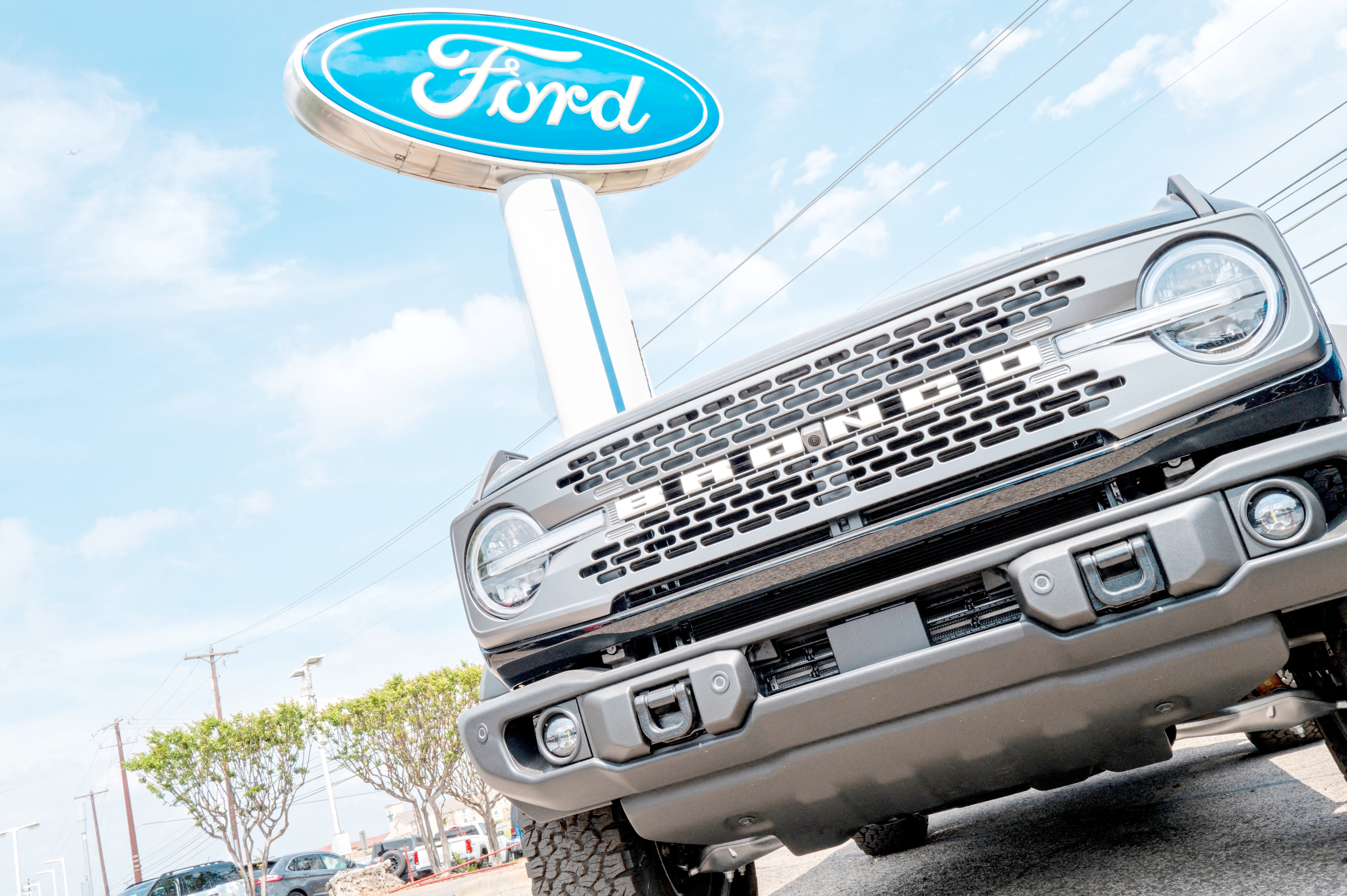 Axle bolt flaw prompts Ford to recall over 103,000 F-150 pickups