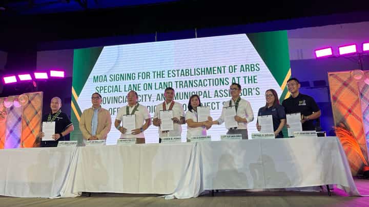 OFFICIALS of the Department of Agrarian Reform and the Provincial Government of Nueva Ecija signed a Memorandum of Agreement establishing special processing lanes for agrarian reform beneficiaries at the Provincial, City, and Municipal Assessor’s Offices. The initiative aims to expedite the issuance of tax declarations and real property assessments for lands awarded under the Support to Parcelization of Lands for Individual Titling or Project SPLIT.