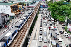 Traffic lingers, but LTO says license plate problem is over