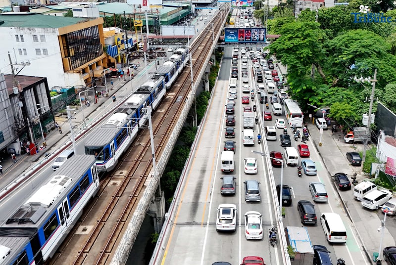Traffic lingers, but LTO says license plate problem is over