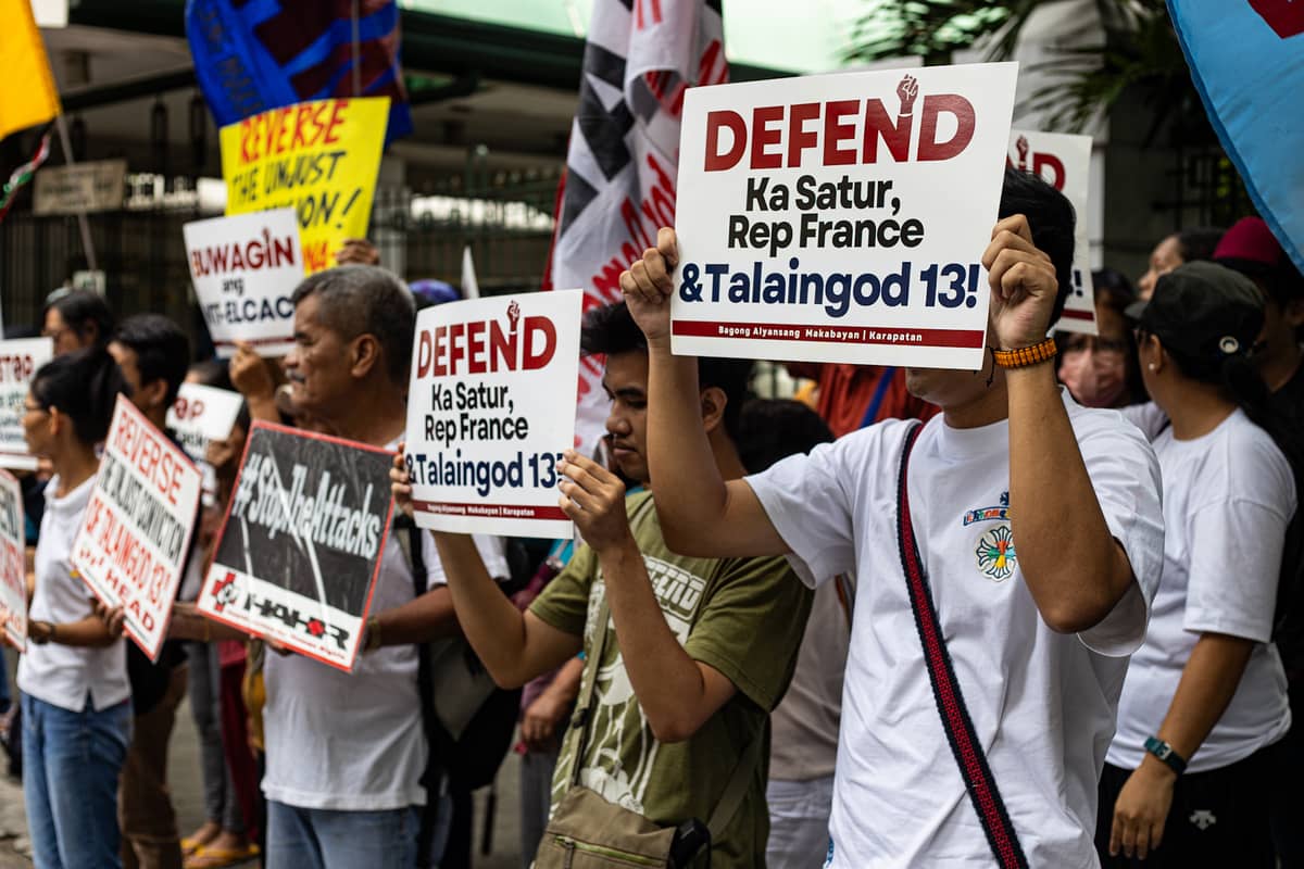 Progressive groups rallied outside the Court of Appeals in Manila on Tuesday, 15 July 2025, urging the reversal of the conviction of the “Talaingod 13”—a group that includes 11 Lumad teachers, former Bayan Muna Rep. Satur Ocampo, and ACT Teachers Rep. France Castro—exactly one year after a Tagum City court found them guilty.
The case involves child trafficking charges over the alleged transport of 29 Lumad children during a humanitarian mission in Talaingod, Davao del Norte, in November 2018.