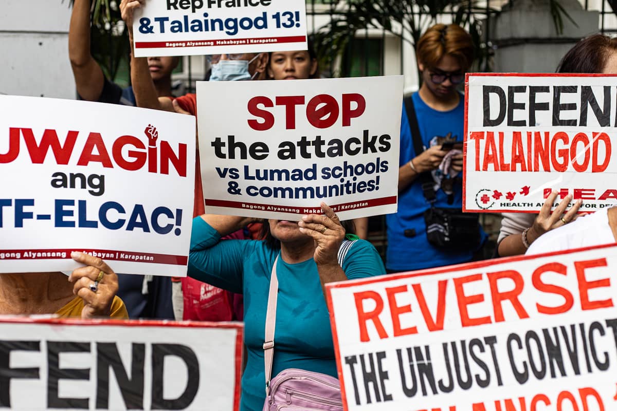 Progressive groups rallied outside the Court of Appeals in Manila on Tuesday, 15 July 2025, urging the reversal of the conviction of the “Talaingod 13”—a group that includes 11 Lumad teachers, former Bayan Muna Rep. Satur Ocampo, and ACT Teachers Rep. France Castro—exactly one year after a Tagum City court found them guilty.
The case involves child trafficking charges over the alleged transport of 29 Lumad children during a humanitarian mission in Talaingod, Davao del Norte, in November 2018.