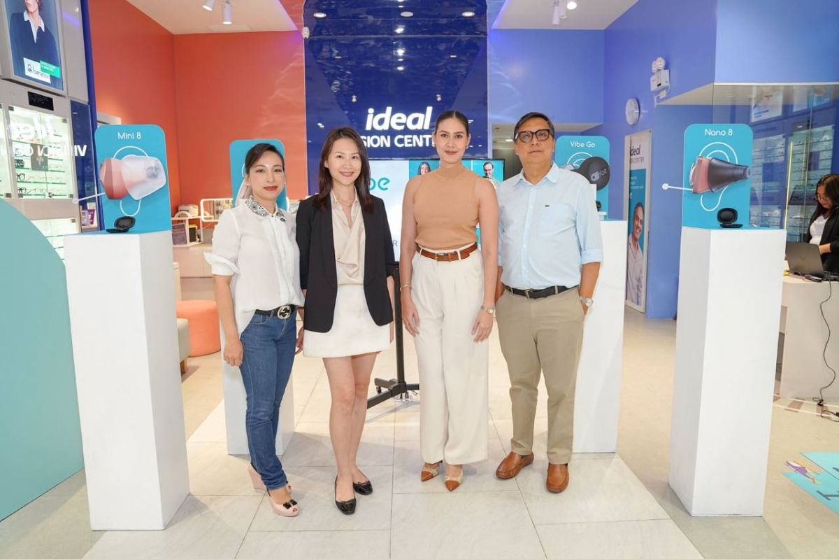 Vibe Hearing makes its official debut in the Philippines in partnership with Ideal Vision Center. In photo (from left to right): Ms. Ressie Nel Ong, Managing Director of Vibe for Ideal Vision Center; Ms. Daphne Lim, Head of Sales, Fast Growing Market – WSAudiology Southeast Asia; Ms. Janina Legazpi, Country Sales Manager – Philippines, WSAudiology Southeast Asia; and Mr. Michael Chang, Operations Manager of Ideal Vision Center.