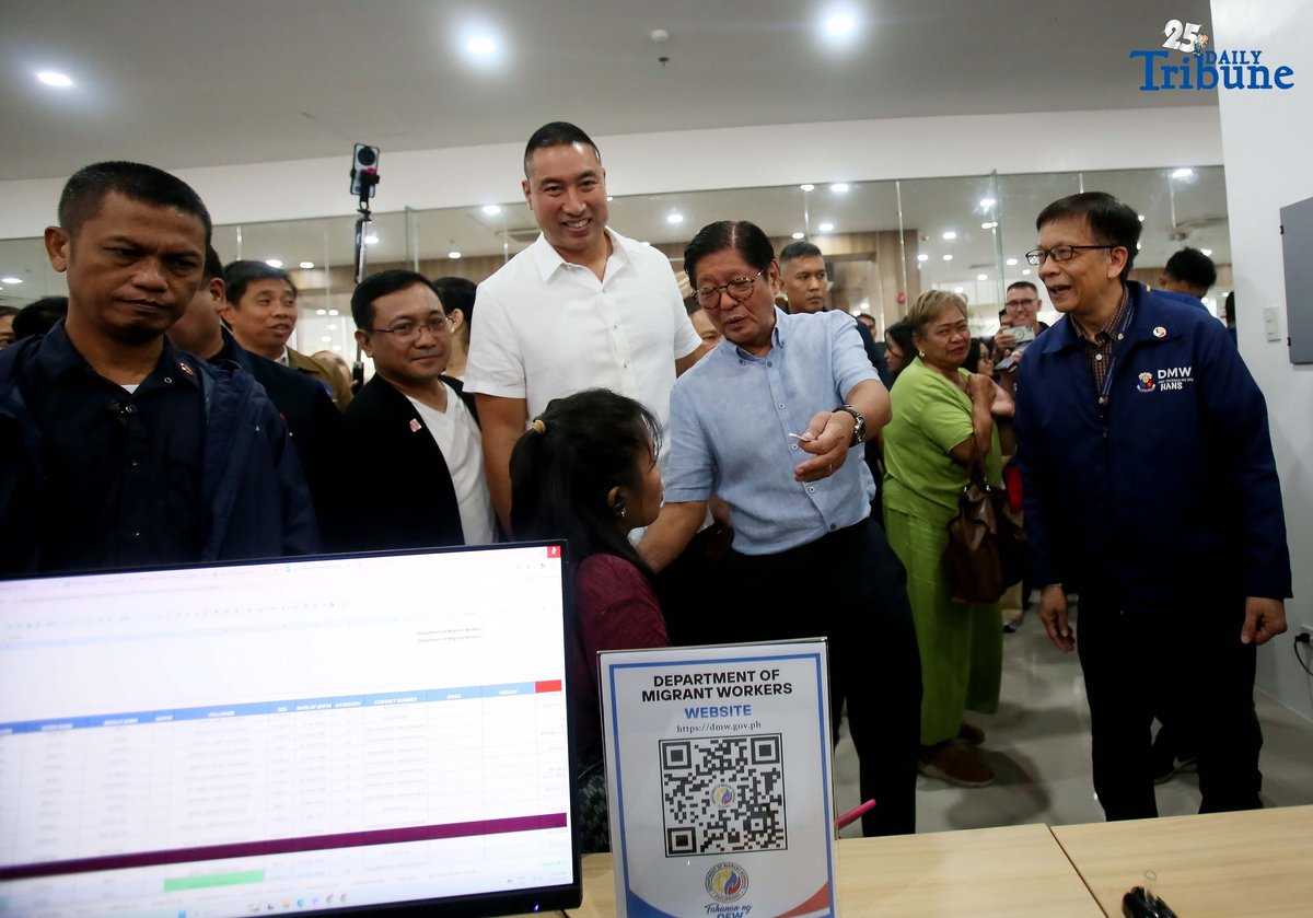 President Ferdinand R. Marcos Jr., together with San Juan City Mayor Francis Zamora and Representative Bel Zamora, inspects the newly launched Bagong Pilipinas eGovPH Serbisyo Hub (BPESH) at the Makabagong San Juan National Government Center.