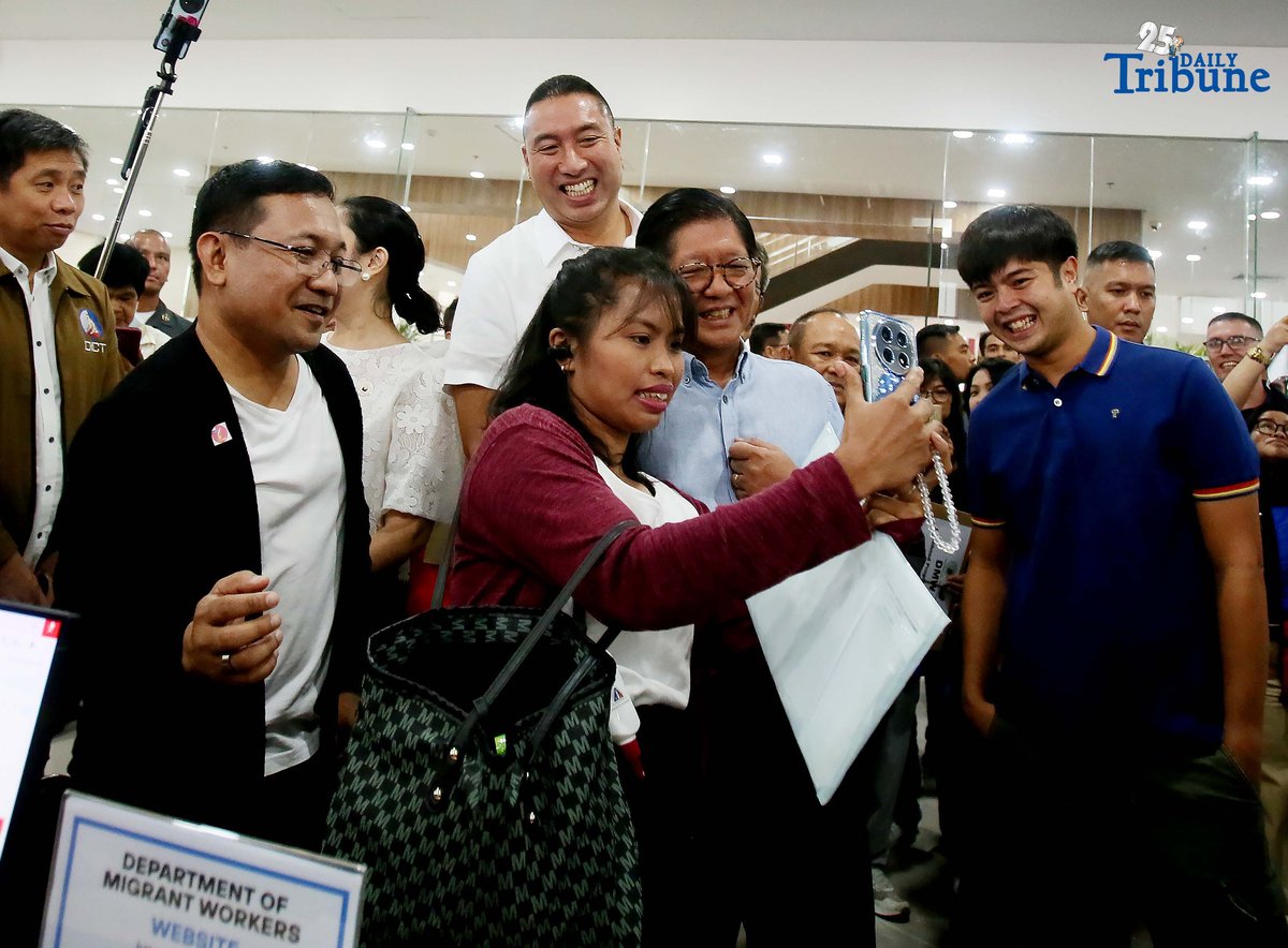 President Ferdinand R. Marcos Jr., together with San Juan City Mayor Francis Zamora and Representative Bel Zamora, inspects the newly launched Bagong Pilipinas eGovPH Serbisyo Hub (BPESH) at the Makabagong San Juan National Government Center.