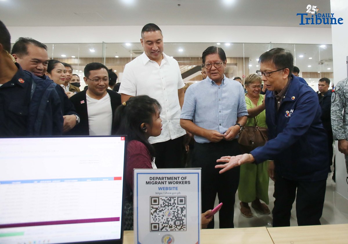 President Ferdinand R. Marcos Jr., together with San Juan City Mayor Francis Zamora and Representative Bel Zamora, inspects the newly launched Bagong Pilipinas eGovPH Serbisyo Hub (BPESH) at the Makabagong San Juan National Government Center.