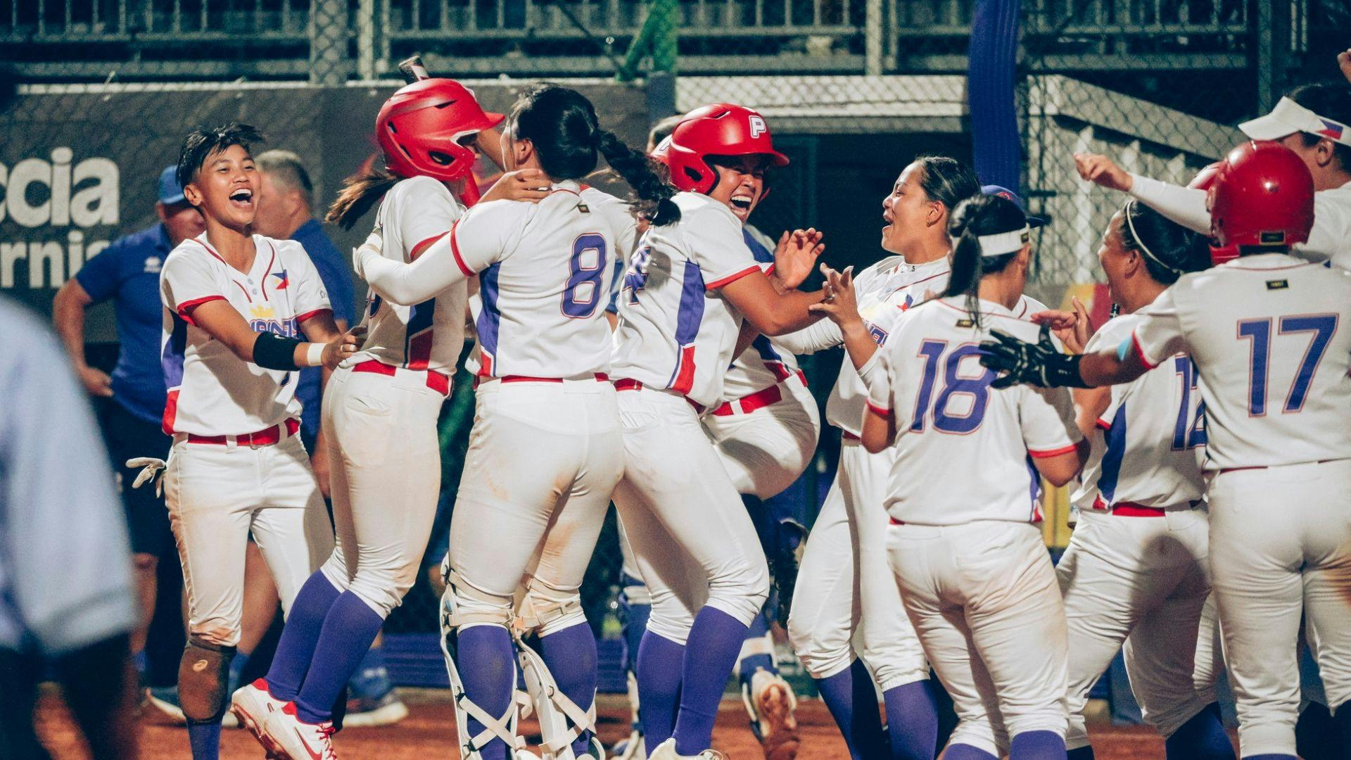 Blu Girls bat for bronze