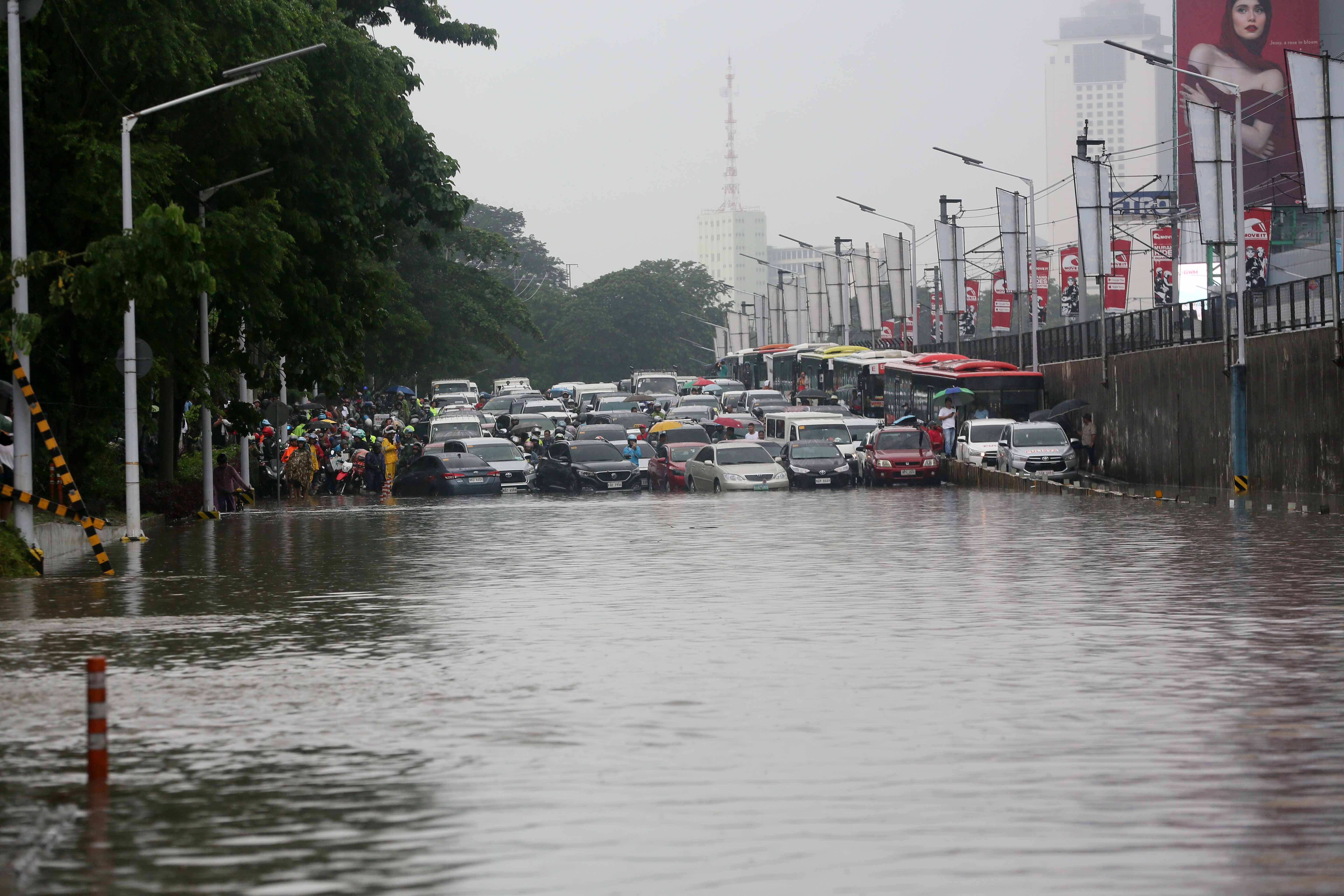 Philippines GDP drops to 4% in Q3 2025