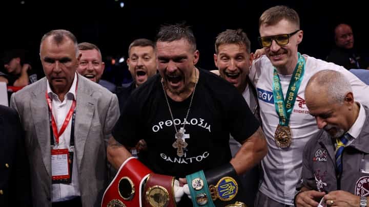 Ukraine's Oleksandr Usyk celebrates defeating Britain's Daniel Dubois in their undisputed world heavyweight boxing title bout at Wembley Stadium in London on July 19, 2025.
