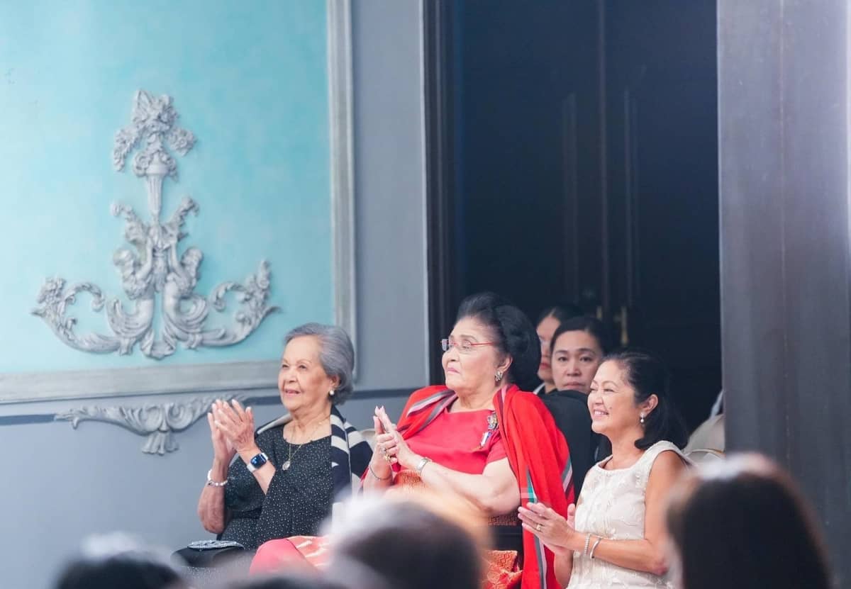 Juliette Gomez Romualdez, former First Lady Imelda Romualdez Marcos and First Lady Liza Araneta Marcos applauds the two performers.