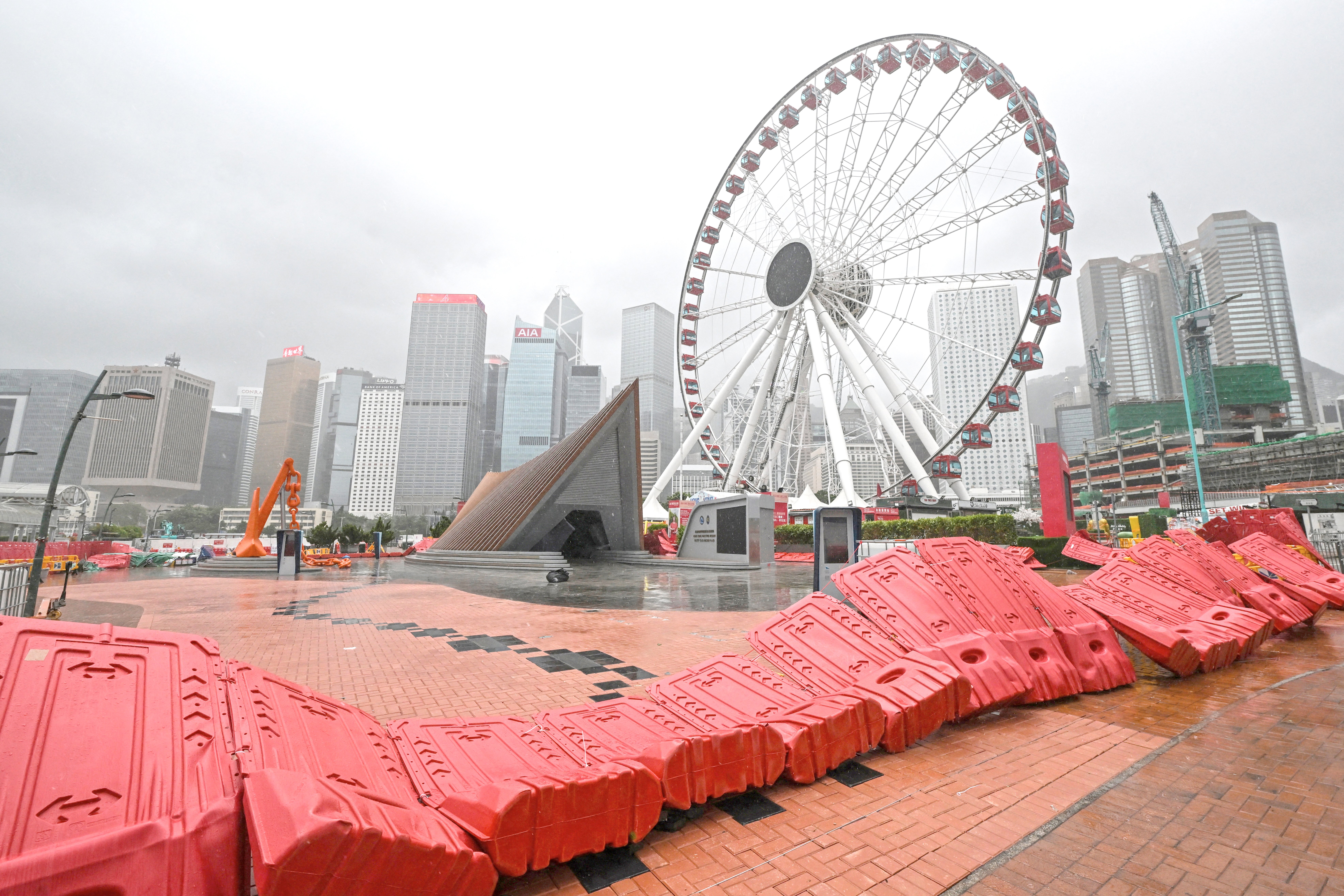 Hong Kong axes flights, classes as typhoon nears