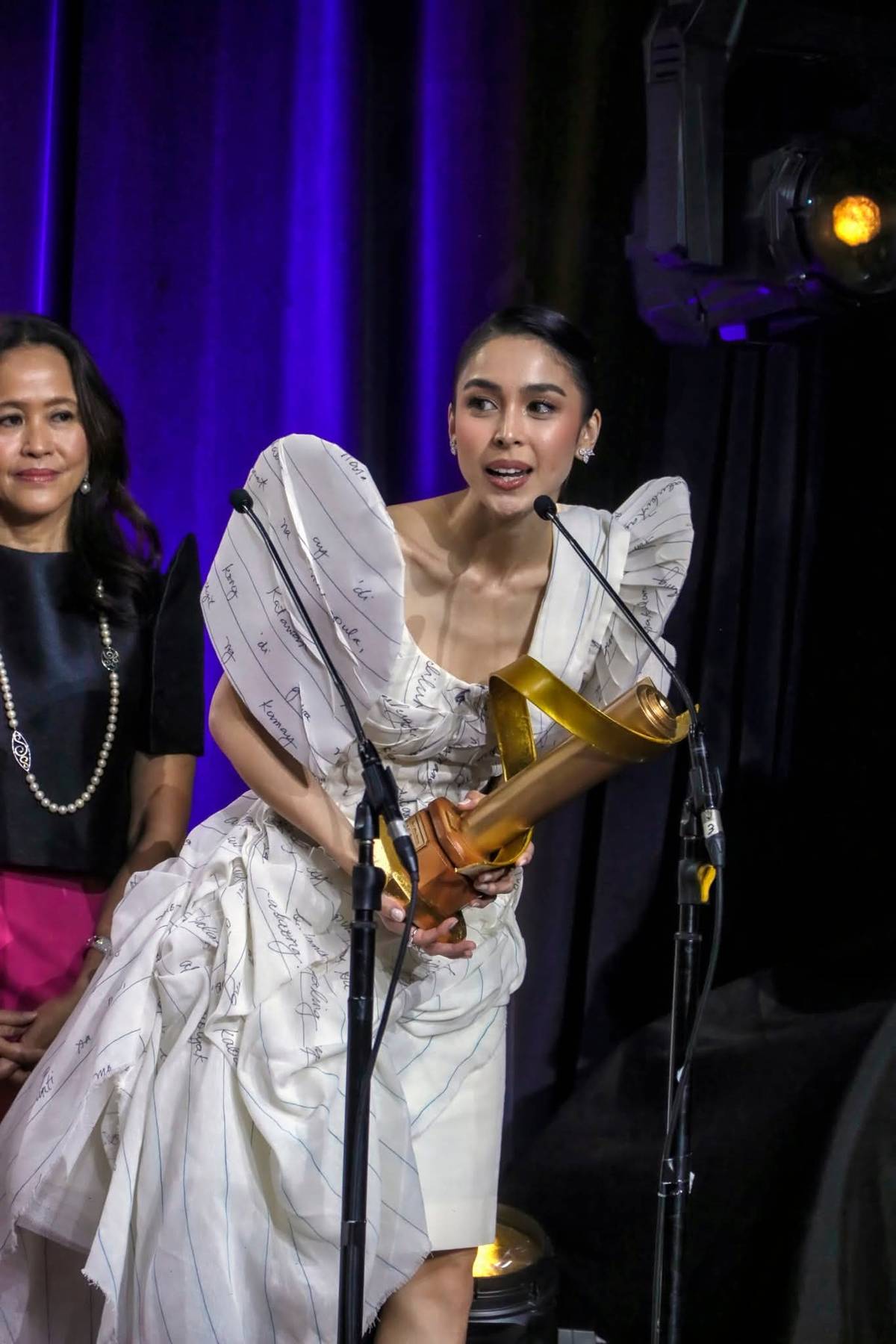 JULIA Barretto accepts the Box Office Hero Award for 'Un/Happy for You.'