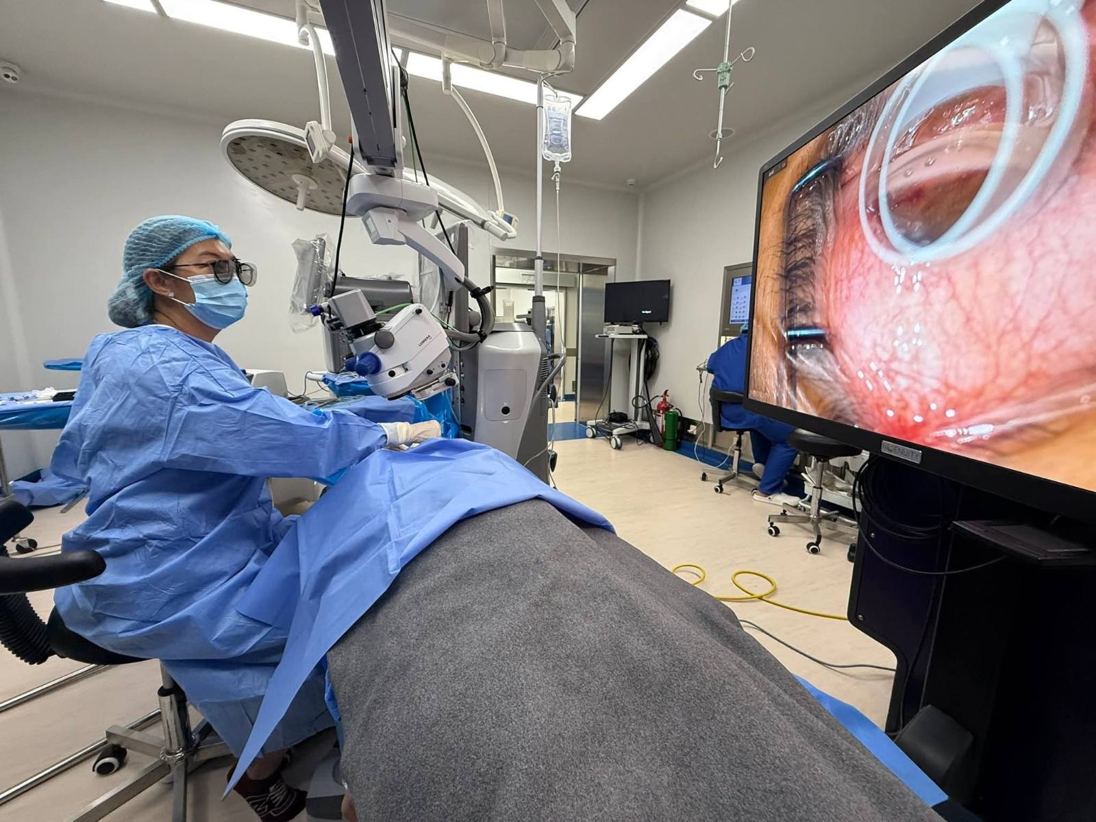 Hi-tech eye surgery for Tzu Chi docs, patients, trainees