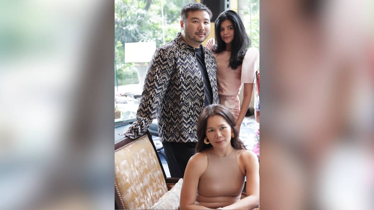 Jet Acuzar (seated front), Sidney Yap and Rocio Olbes.