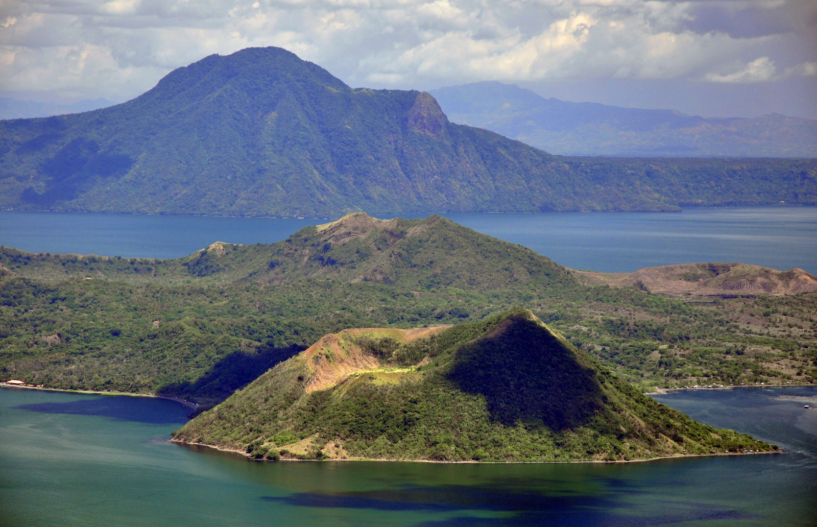 15 volcanic quakes recorded in Taal 