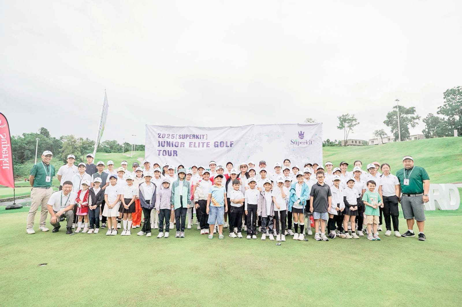 Rain or shine, juniors deliver in Superkit opener