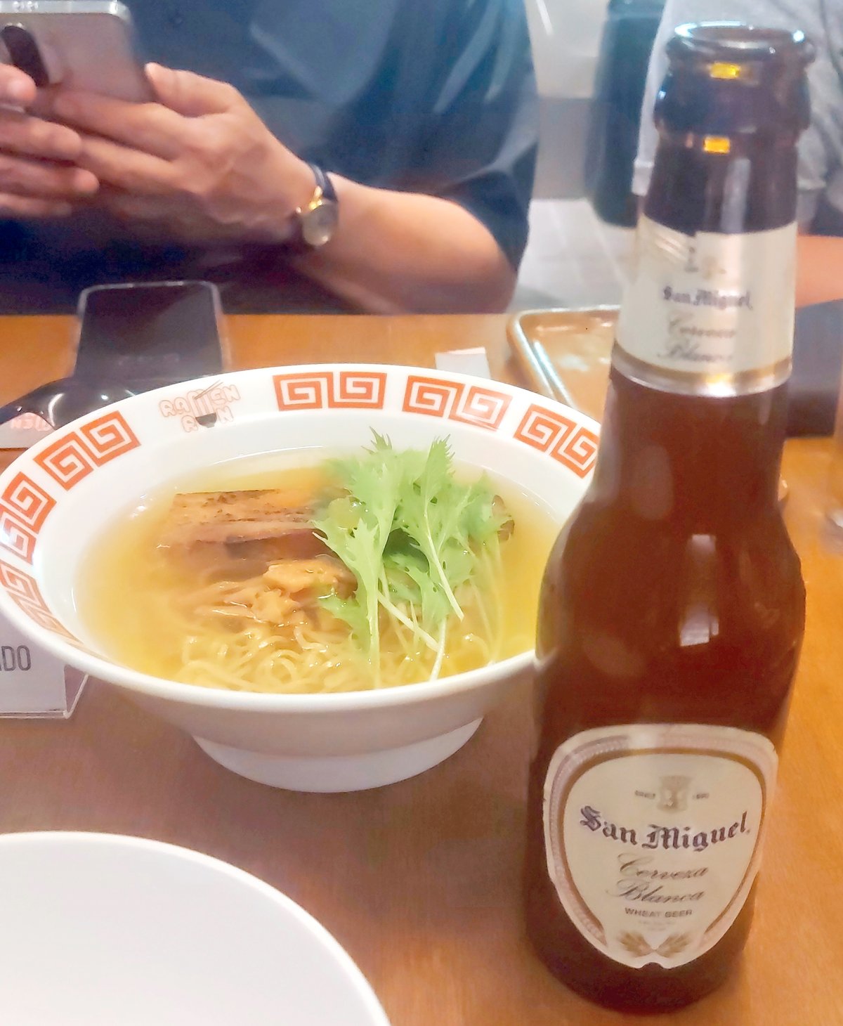 Ukokkei Shio-Mansi Chashu Ramen with Cerveza Blanca.