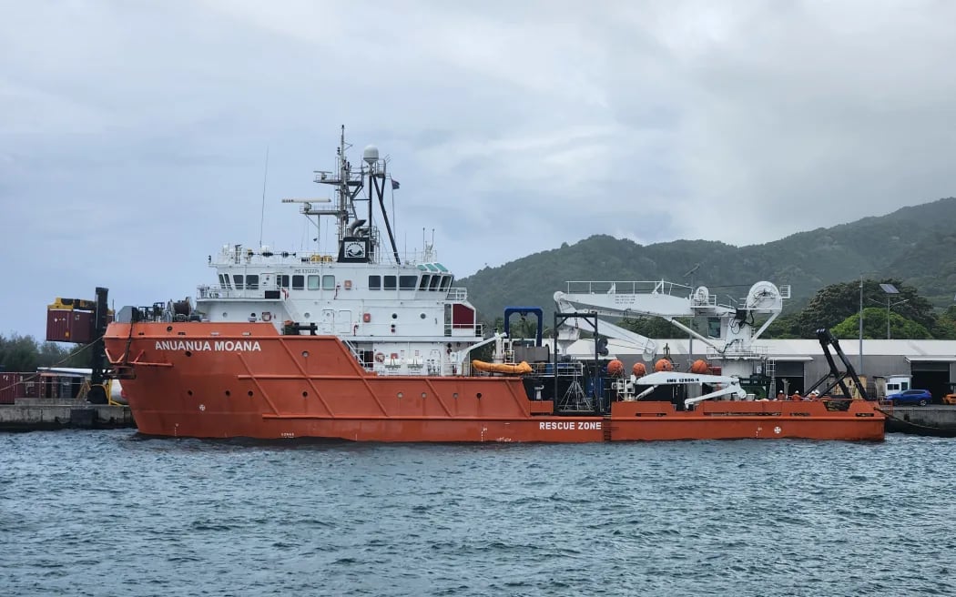 Cook Islands ship probes seabed for rare metals