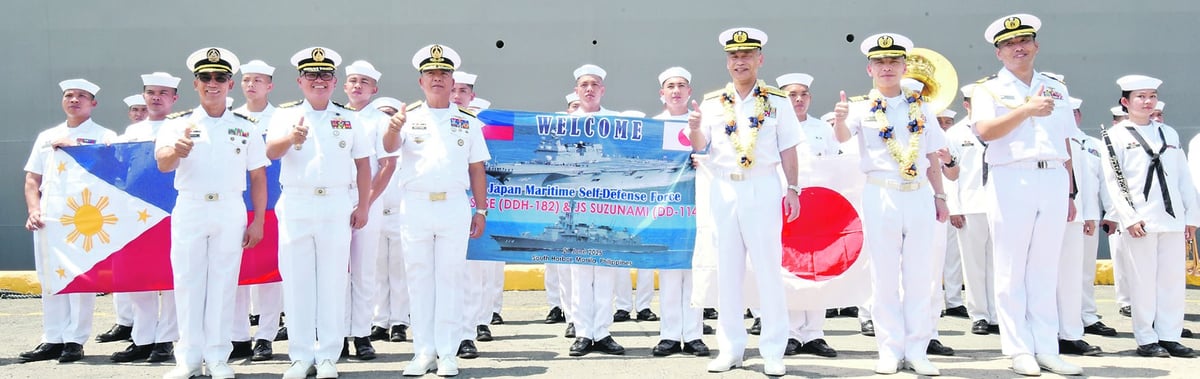Japan Maritime Self-Defense Force vessels JS ISE & JS SUZUNAMI conduct a port call at Pier 15, Port of Manila.
