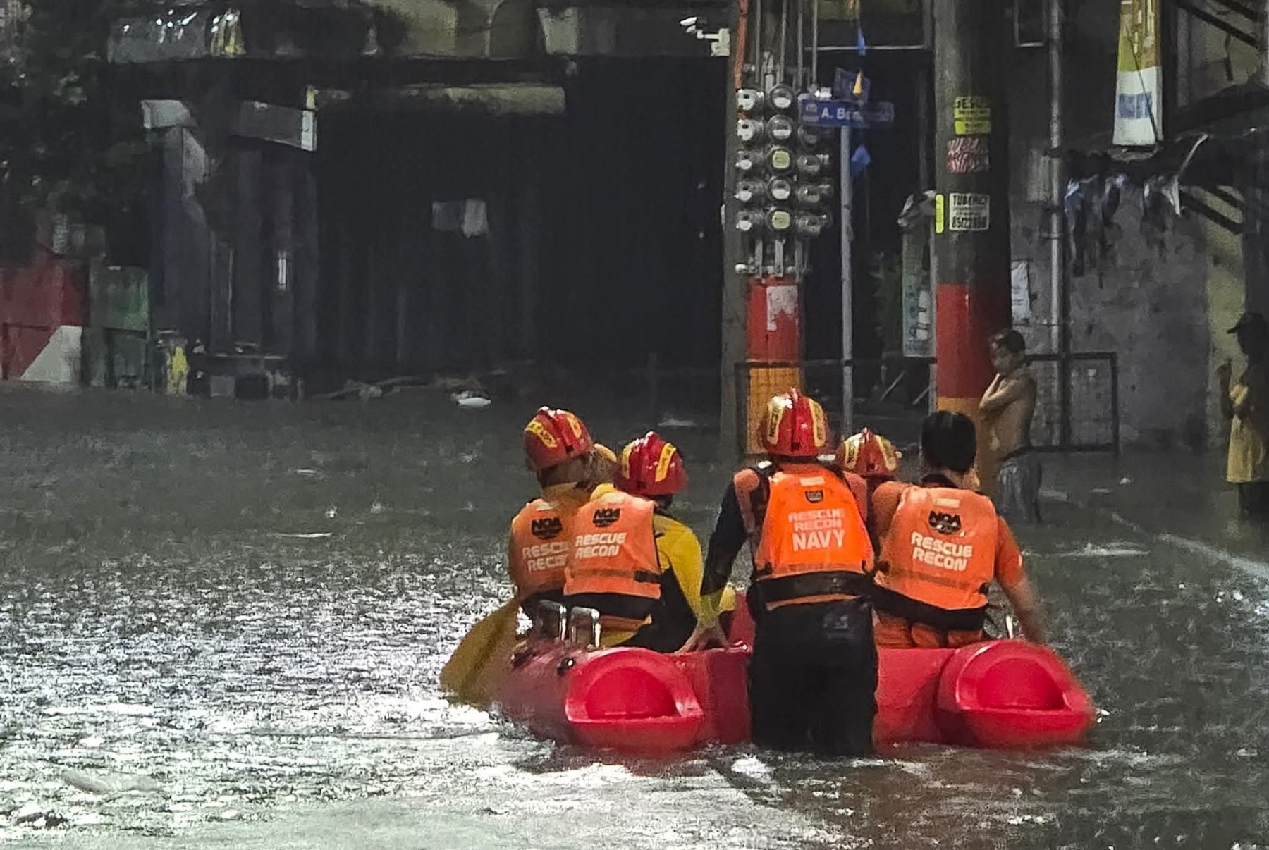 Navy intensifies disaster response in flood areas
