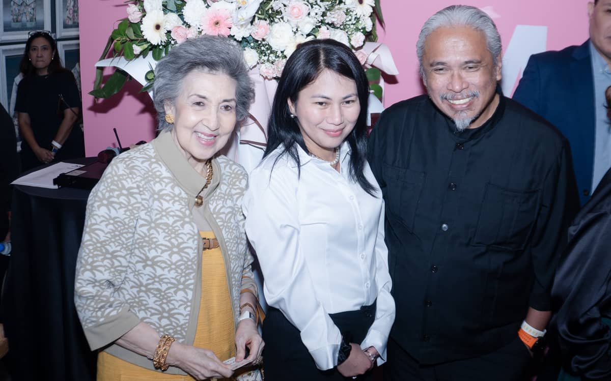 Maritess Pineda, Chinabank's Niña Reynoso and Toym Imao.