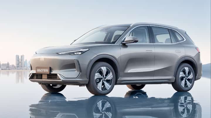 THE Geely EX5 debuts with a polished, minimalist design and a fully electric drive.